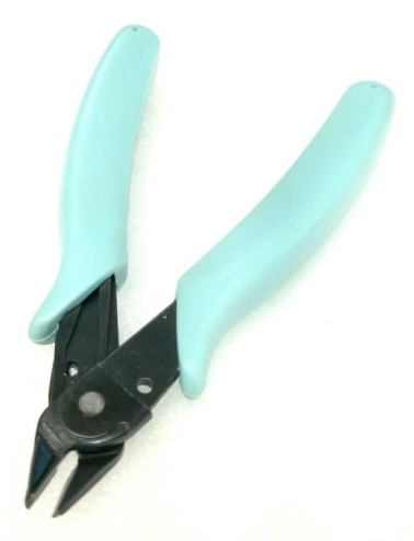 Pinza De Corte Micro de 5" (125 mm). Acero c/mango Ergona?mico de PVC. Uso Electra?nico. Corte al Ras.